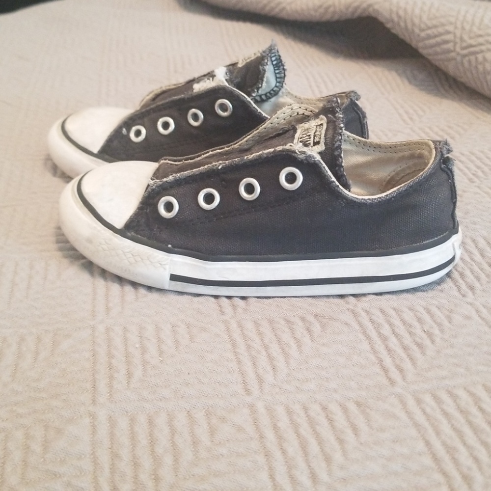 Black no-lace Converse